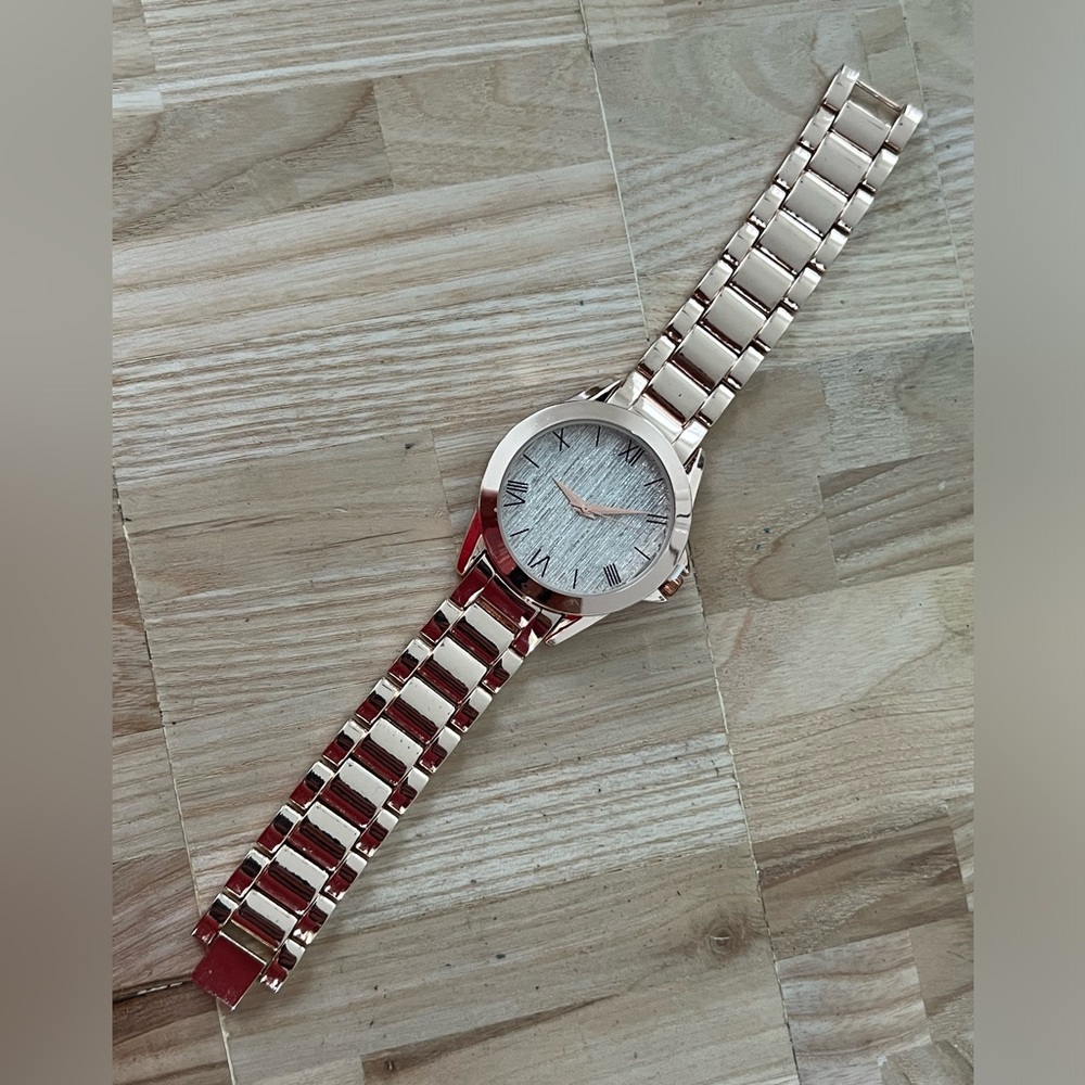 Fashion Watch Accutime Brand - Picture 3 of 9